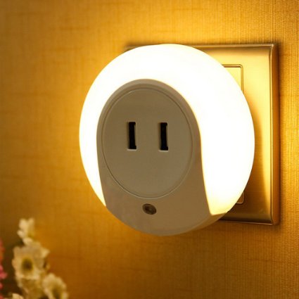 GkGk® LED Night Light with Dual USB Wall Plate Charger, 5V 2A Output for Fast Charge Sensor Nightlight with Dusk to Dawn Sensor Function in the Dark for Hallway，Bathroom，Living Room, Kitchen