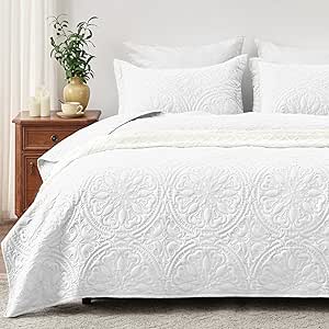 EXQ Home Quilt Set Twin Size White 3 Piece,Lightweight Soft Coverlet Mandala Flower Pattern Bedspread Set for All Season(1 Quilt,1 Pillow Sham)