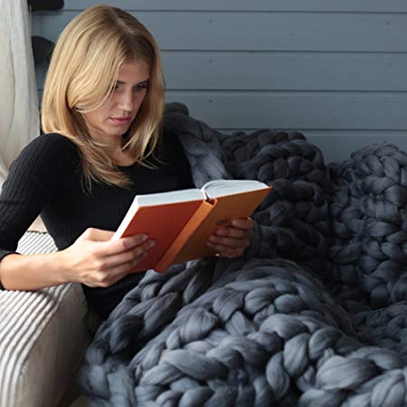 VIYEAR Chunky Knit Blanket Soft Handmade Knitting Throw for Bedroom Sofa Decor Super Large, Deep Gray, 32" x 32"