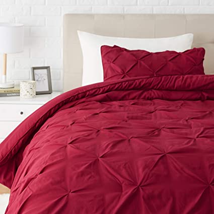 AmazonBasics Pinch Pleat Down-Alternative Comforter Bedding Set - Twin/TwinXL, Burgundy