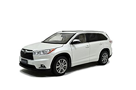 Toyota Highlander 2015 Diecast Model Car 1:18 Scale White by PaudiModel