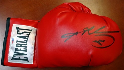 Sugar Ray Leonard Autographed/Hand Signed Everlast Boxing Glove RH PSA/DNA Stock #99652