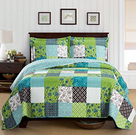 Deluxe Rebekah Oversized Bedspread set. Quilt in a contemporary, bold pattern and reverses to offers a variety of decorating choices. Bed Cover Quilt 3 Pieces Queen Set