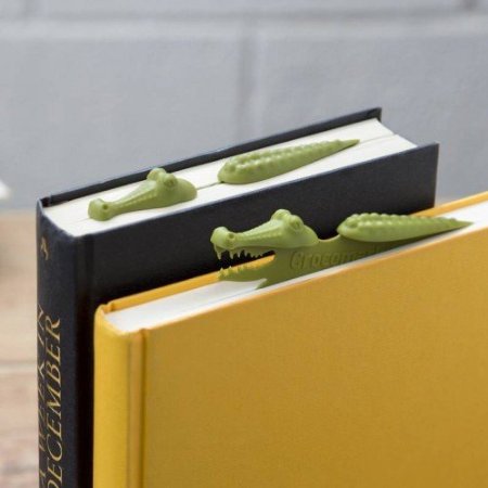 CROCOMARK Crocodile Bookmark by Peleg Design