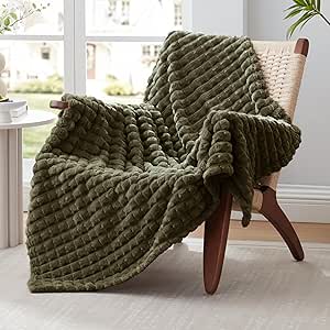 EXQ Home Fleece Throw Blanket for Couch or Bed - 3D Grid Jacquard Decorative Blankets - Cozy Soft Lightweight Fuzzy Flannel Blanket Suitable for All Seasons(50"×60",Dark Green)