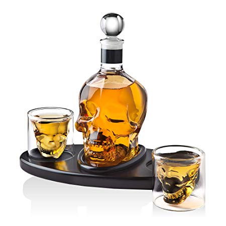Whiskey Decanter Skull Set with 2 Cocktail Shot Glasses - for Liquor, Scotch, Bourbon or Vodka - 850ml