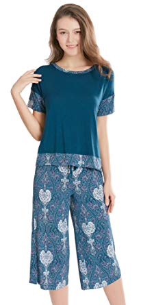 Summer Pajamas for Women - Stylish Print Ladies Pajama Set, Oversized Shirt Capri Lounge Pants