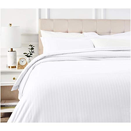 AmazonBasics Deluxe Microfiber Duvet Cover Set - Full/Queen, Bright White