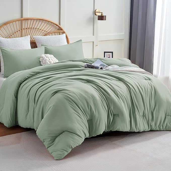 CozyLux Sage Green Comforter Set King Size, 3 Pieces Solid Breathable Quilted Style Bedding Sets, Luxury Fluffy Soft Microfiber Comforter for All Season(1 Comforter & 2 Pillowcases)