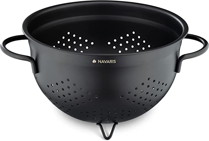 Navaris Stainless Steel Colander 4.8L / 5-Quart - Metal Strainer with Large Holes and Handles for Pasta, Spaghetti, Vegetables, Rice - Black