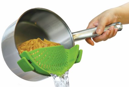 SIMPLE STRAINER - The Best Clip-on Green Silicone Pasta Strainer - Dishwasher Safe Colander Perfect For Draining Pasta, Vegetables, Potatoes, etc. - Universal Fit