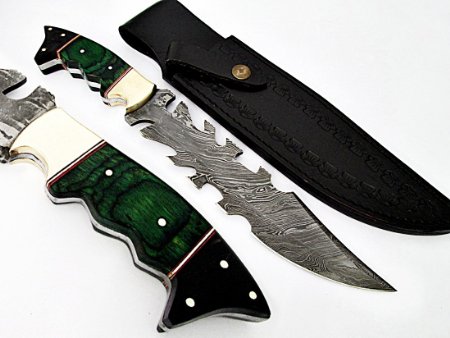 Dragon Hunting Knife Damascus Steel Blade Wood & Horn Handle