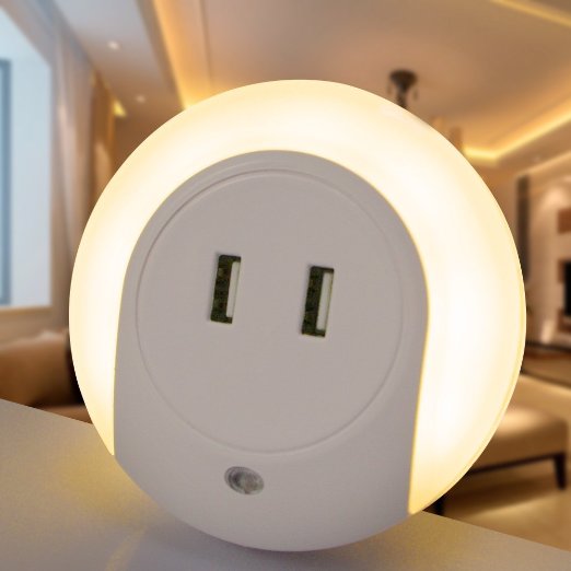 Zitrades LED Night Light with Dusk to Dawn Sensor and USB Charger