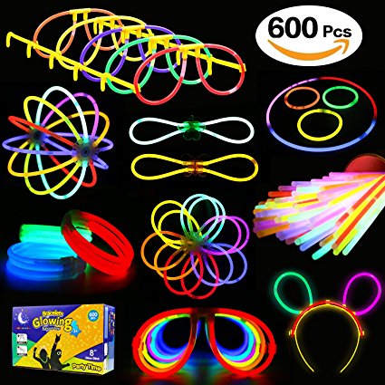Glowstick, (600 Pcs Total) 250 Glow Sticks Bulk 7 Colour and Connectors for Bracelets Necklaces Balls Eyeglasses and More, Funcorn Toys Light up in The Dark Stick for Kid Party Birthday Halloween Gift