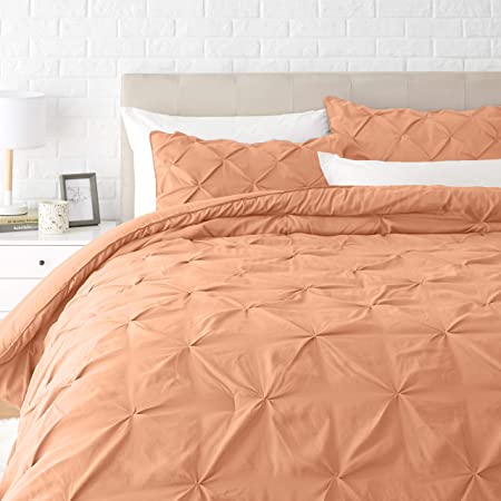 AmazonBasics Pinch Pleat Down-Alternative Comforter Bedding Set - King, Vintage Brick