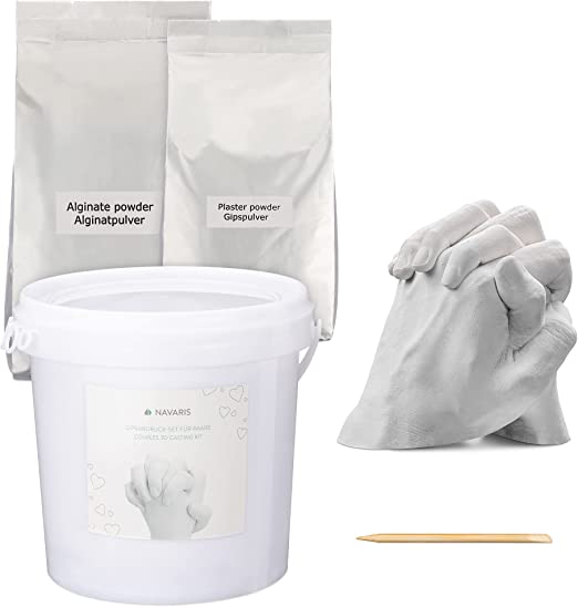 Navaris Family Hand Casting Kit - Moulding and Plaster Powder Set for 3D Casts of Adults, Children, Baby's Hands - Includes 3L Mixing Bucket