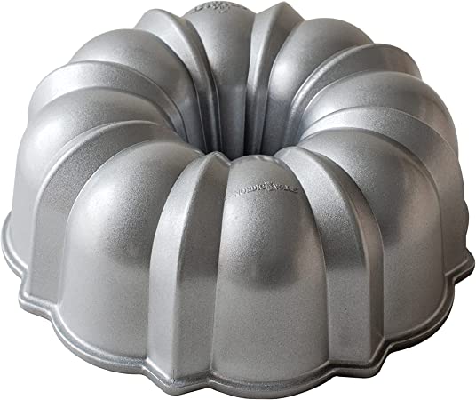 Nordic Ware Original Bundt, 12-Cup, Silver