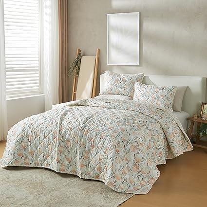 Full/Queen Size Quilt Set with Shams, Pink Coastal Decor Bedding Set, All-Season, Lightweight Bedspreads. Reversible, Beach-Themed Bedding. (Full/Queen, Peach Shells)