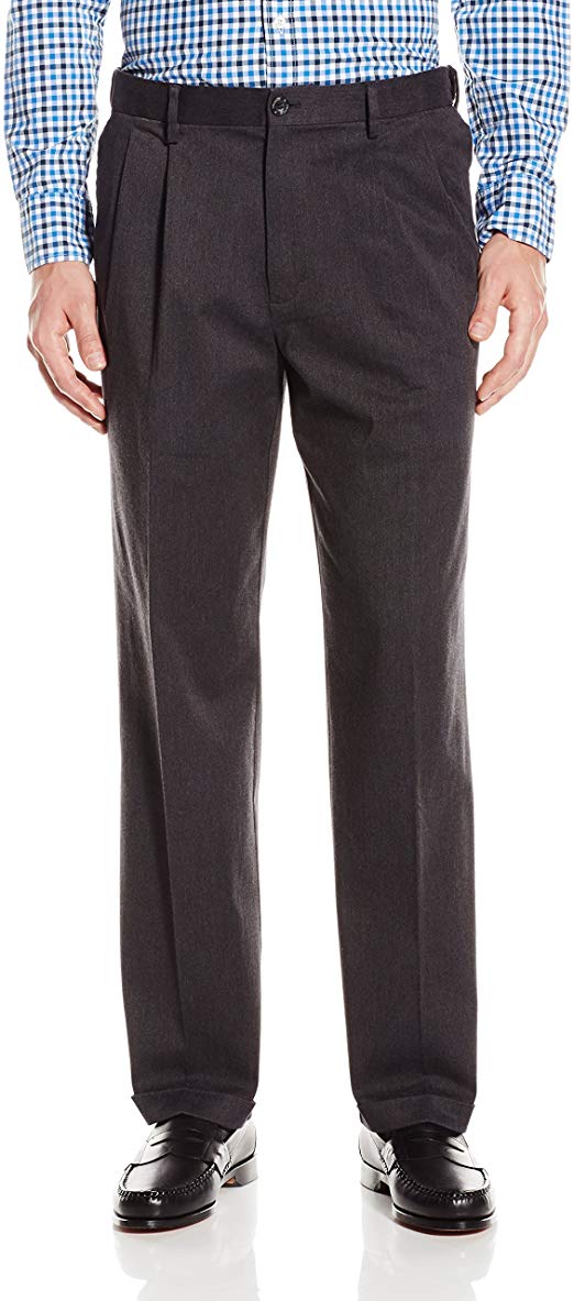 Dockers Men's Relaxed Fit Comfort Khaki Pleated Pants D4