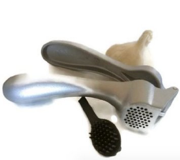 The Pampered Chef New Improved Garlic Press 2576