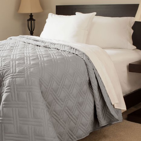 Lavish Home Solid Color Bed Quilt, Full/Queen, Silver