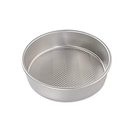 Nordic Ware 46970 9” Round Prism Cake Pan, 9-Inch, Aluminum