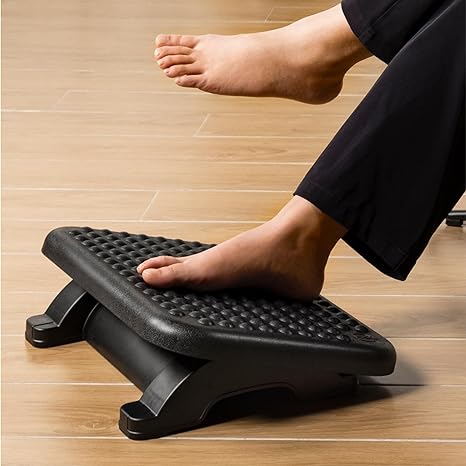 Navaris Adjustable Footrest - Under Desk Foot Rest for Office or Home - 2 Heights Adjustable with Removable Feet (10 cm and 12.5 cm) - 0 to 18 Degree Angles