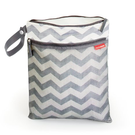 Skip Hop Grab and Go WetDry Diaper Bag Chevron