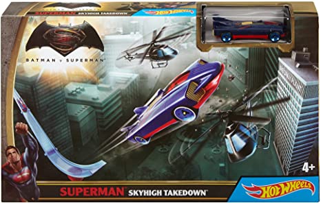 Hot Wheels Batman v Superman Dawn of Justice Superman Sky High Takedown Trackset