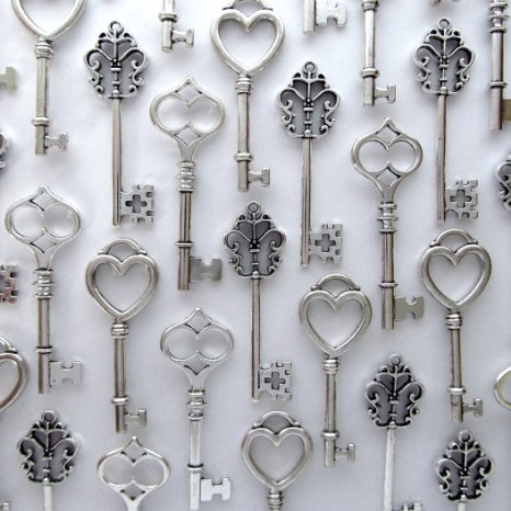 Nesting Nomad Mixed Set of 30 Large Skeleton Keys in Antique Silver - Set of 30 Keys (The Juliet Collection)