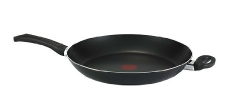 T-fal A74009 Specialty Nonstick Giant Family Fry Pan  Cookware 13-Inch Black