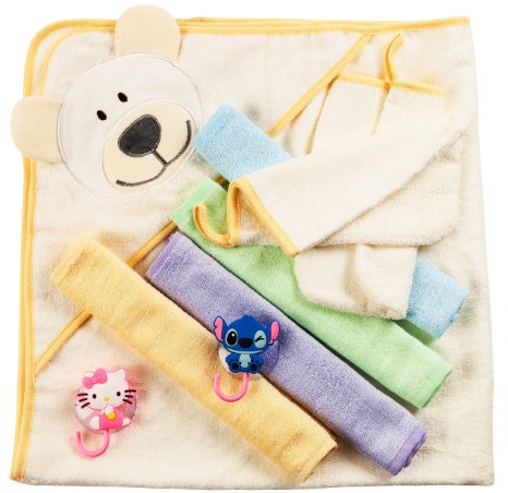 Baby Bath Gift Set: Bamboo Hooded Towel   4 Washcloths   2 Original Glove Wipes   2 Suction Cup Hooks. Luxury Comfort For Boy And Girl Kids by BabyVoice (large, cream/brown bear)