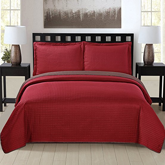 3-Piece Oversized Quilt Set with Pillow Sham, Lightweight, Hypoallergenic, Soft Brushed Microfiber, Machine Washable All-Season Bedding Collection (Queen, Rust)