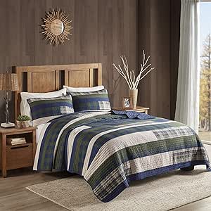 Woolrich Spruce Hill Reversible Quilt Set - Cottage Styling Reversed to Solid Color, All Season Lightweight Coverlet, Cozy Bedding Layer, Matching Shams, Oversized King/Cal King, Stripes Green 3 Piece