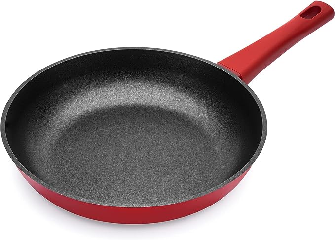 Sakuchi Nonstick Frying Pan 11 Inch, Skillet Non Stick for Induction Cooktop, Cooking Pan with Bakelite Handle, Red