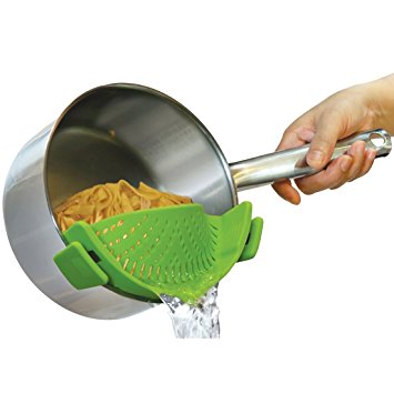 Klemoo SNAP'N STRAIN Clip-on Silicone Strainer, Green - Dishwasher Safe Colander and Drainer, Flexible Fit all Size Pots, Pans, Bowls - Strain for Pasta, Noodles, Vegetables, Potatoes