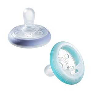 Tommee Tippee Breast-Like Pacifier Night, Glow in The Dark, Skin-Like Texture, Symmetrical Design, BPA-Free, Includes Sterilizer Box, 6-18m, Pack of 2