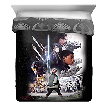 Star Wars Ep 8 Epic Poster Full/Queen Comforter - Reversible Bedding features Rey, Finn, Poe, Kylo Ren, Luke Skywalker, Leia, BB-8, C3-PO, R2-D2 & Chewbacca (Offical Star Wars Product)