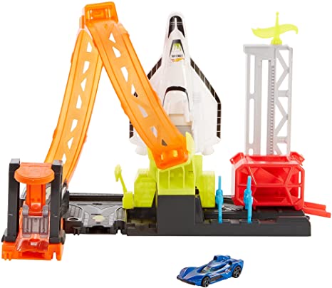 Hot Wheels Super Space Shuttle Launch Pad Set with Moving Shuttle, Kid-Powered Anti-Gravity Cab & One 1:64 Scale Hot Wheels Car, Connects to Other Sets, for Kids 4-8 Years Old