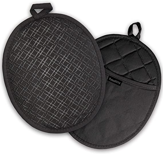 Rmolitty Pot Holders, Heat Resistant up to 500F Pot Holders for Kitchen, Non-Slip Grip Pad Holder with Soft Cotton and Silicone, 10’’x 7’’ Potholder with Pockets (Black)