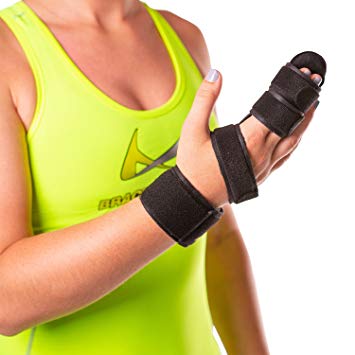 BraceAbility Hand & Two Finger Immobilizer | Buddy Splint Cast for Broken Joints, Trigger Finger Extension, Sprains and Contractures to Straighten Middle, Index & Pinky Knuckles (LARGE)