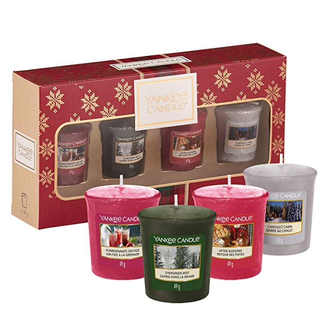 Yankee Candle Gift Set with 4 Scented Votive Candles, Alpine Christmas Collection, Festive Gift Box