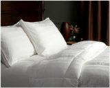 Pinzon Hypoallergenic Medium Warmth Down Alternative Comforter - King
