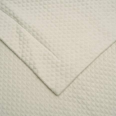 Superior Diamond Solitaire Jacquard Matelassé 100% Premium Cotton Bedspread with Matching Shams, Twin, Ivory