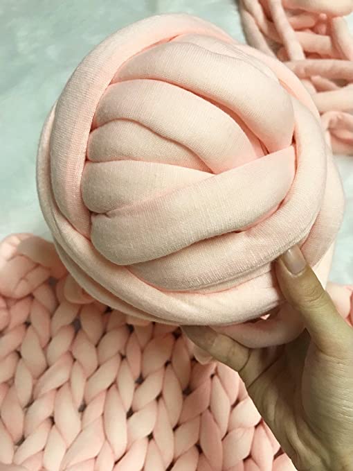 Super Chunky Vegan Yarn, Acrylic Bulky Thick Roving Washable Softee Chunky Yarn for Arm Knitting DIY Handmade Blankets (Pink, 20m)