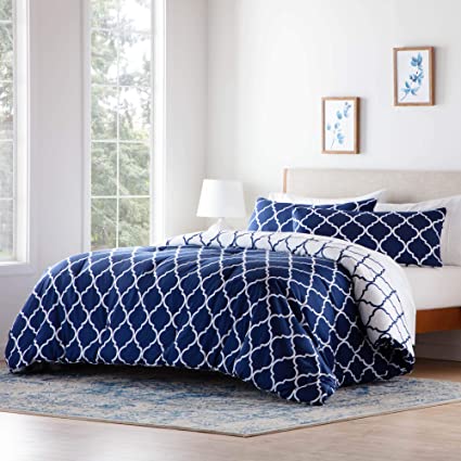 LINENSPA All- Season Reversible Alternative Hypoallergenic-Plush Fill-Machine Washable Microfiber Comforter, Queen, Navy/White Quatrefoil