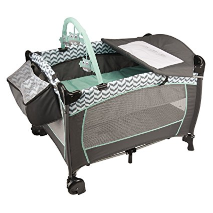 Evenflo Portable Baby Suite Deluxe Spearmint Spree