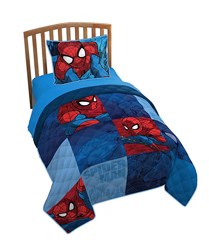 Jay Franco Marvel Spiderman Burst Twin/Full Quilt & Sham Set - Super Soft Kids Bedding Features Spiderman - Fade Resistant Polyester (Official Marvel Product)