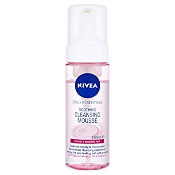 Nivea Aqua Effect Cleansing Foam for Sensitive and Dry Skin (Soothing Cleansing Mousse) 5.0 oz