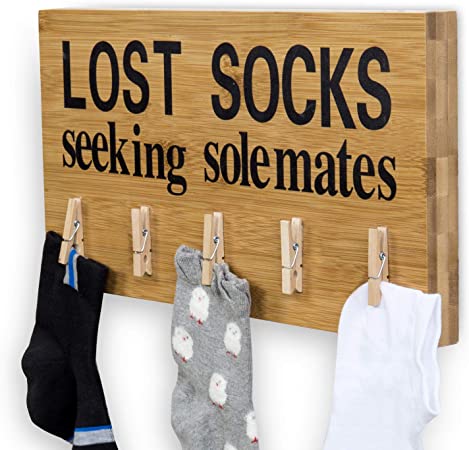 MyGift Lost Socks Seeking Solemates Natural Bamboo Laundry Room Wall Decor Sign with 5 Clothes Pins